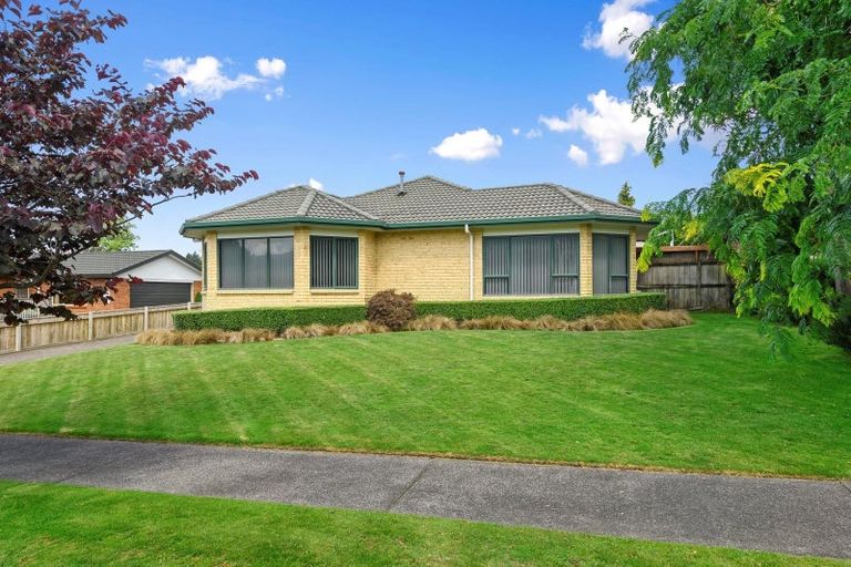 Photo of property in 8 Hoyte Place, Pukehangi, Rotorua, 3015