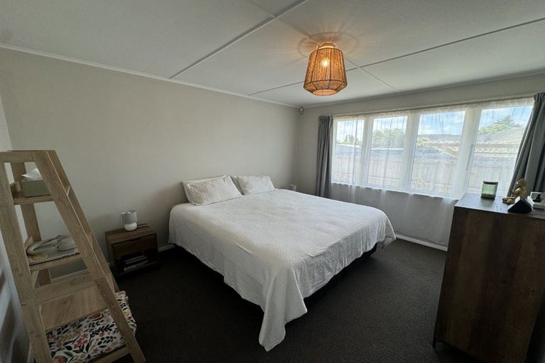 Photo of property in 37 Fenchurch Street, Redwood, Christchurch, 8051