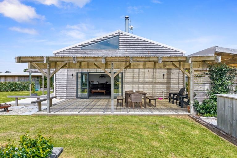 Photo of property in 136 Annett Road, Kumeu, 0891