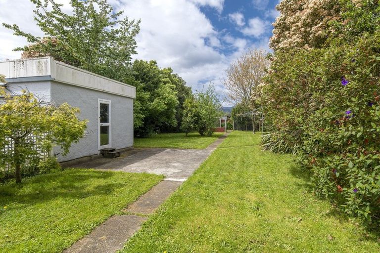 Photo of property in 36 Quinn Road, Levin, 5510