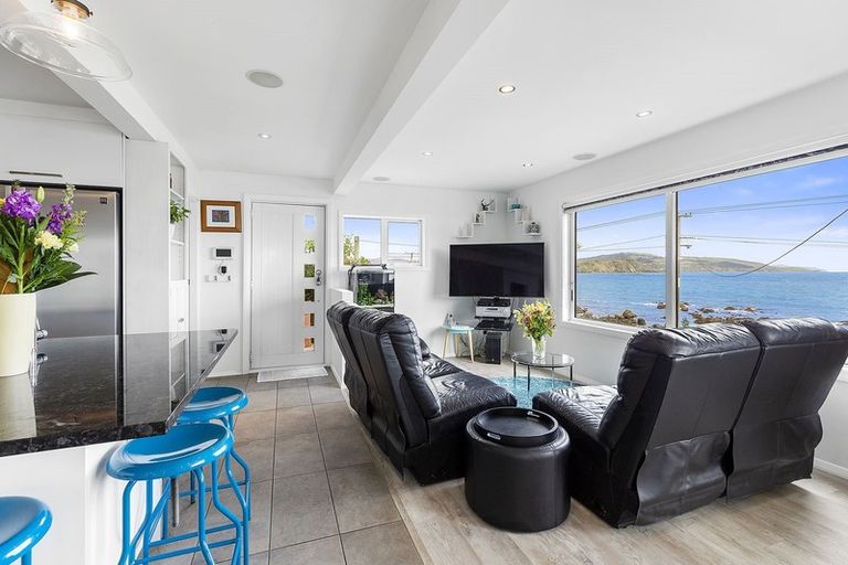 Photo of property in 77 Moana Road, Plimmerton, Porirua, 5026
