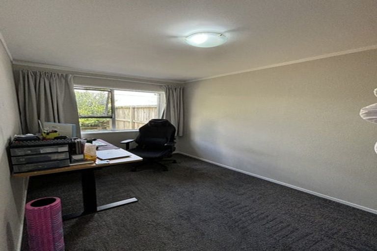 Photo of property in 1/6a Poseidon Place, Half Moon Bay, Auckland, 2012