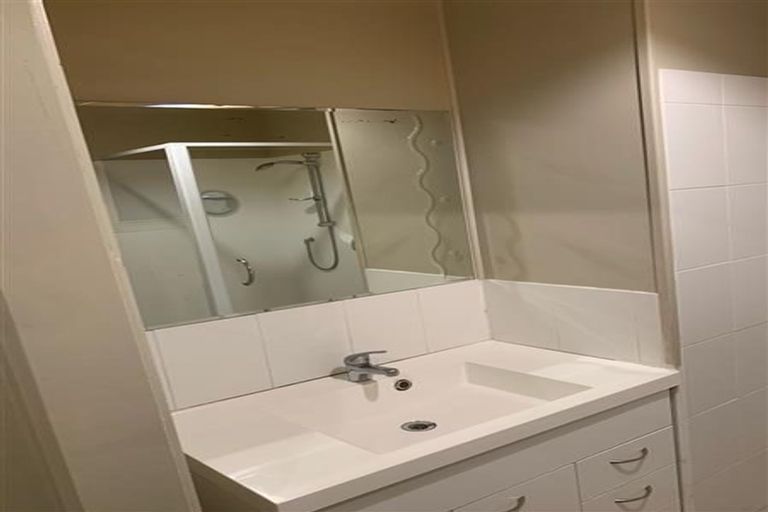 Photo of property in 3/152 Lincoln Road, Henderson, Auckland, 0610