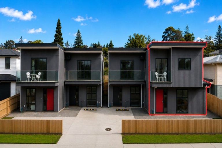 Photo of property in 1/13 Sarona Avenue, Glen Eden, Auckland, 0602