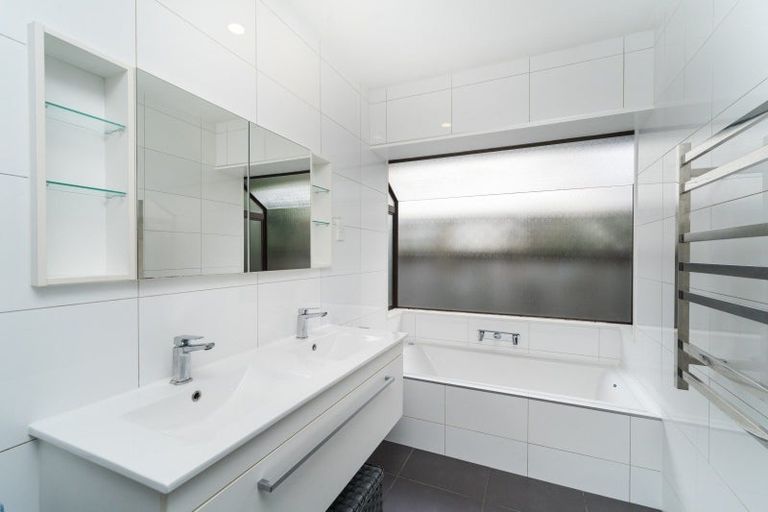 Photo of property in 108 John F Kennedy Drive, Milson, Palmerston North, 4414