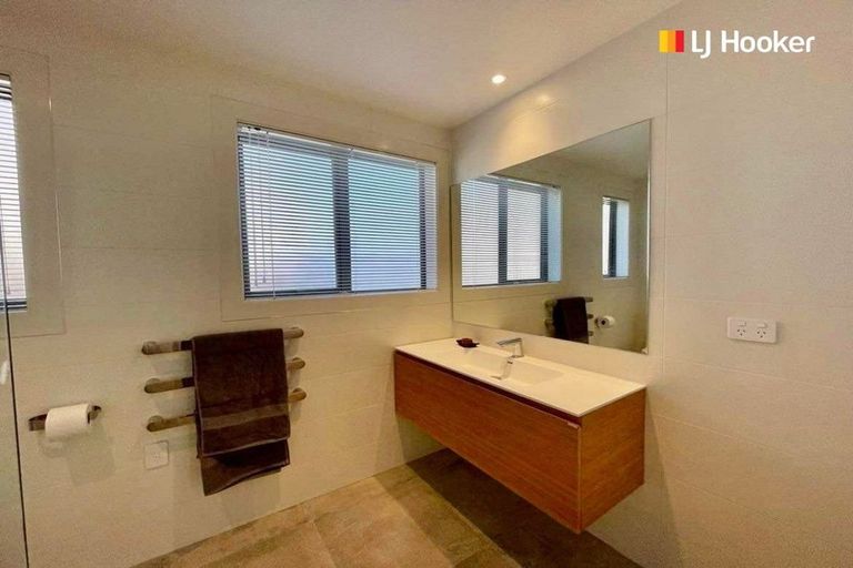 Photo of property in 42a Beach Street, Saint Clair, Dunedin, 9012