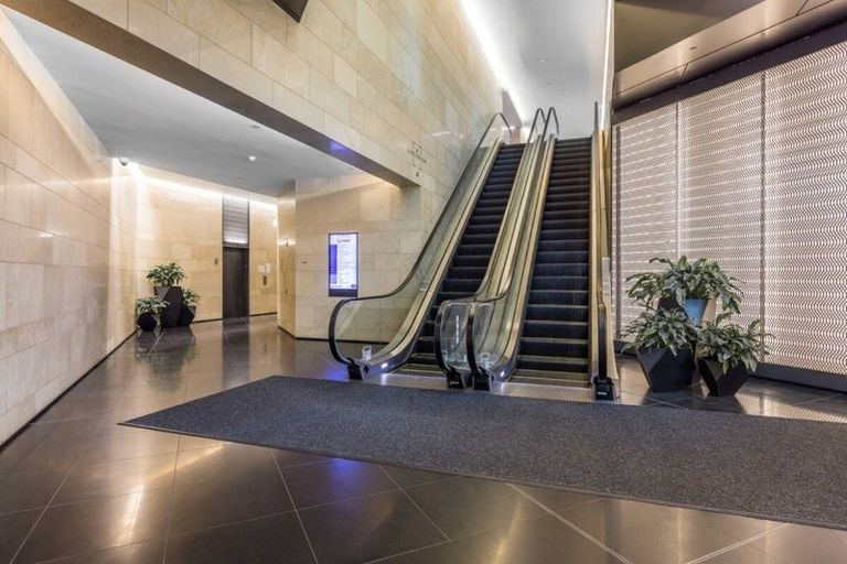 Photo of property in 1/45 Queen Street, Northcote Point, Auckland, 0627