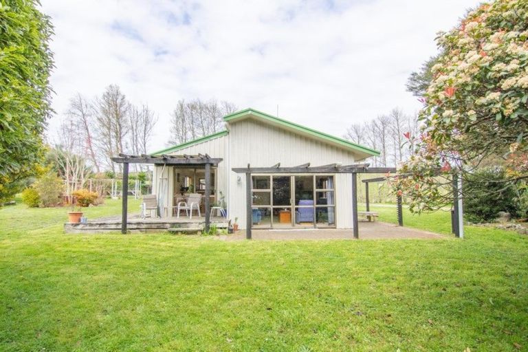 Photo of property in 177 Inland Road, Helensville, 0875