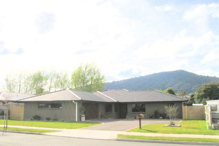 Photo of property in 12 Heaphy Place, Pukehangi, Rotorua, 3015