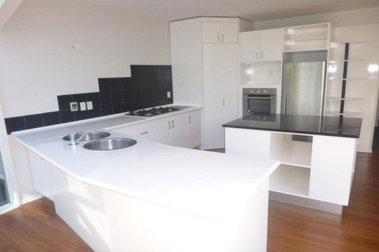 Photo of property in 18 London Road, Korokoro, Lower Hutt, 5012