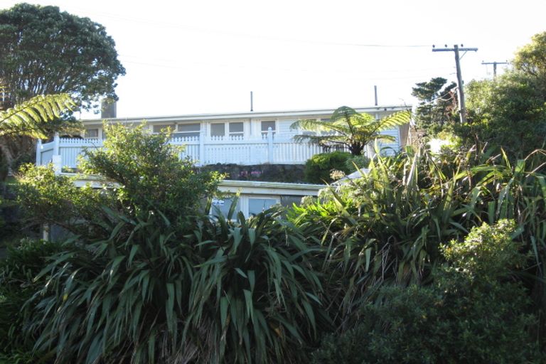 Photo of property in 65 Salford Street, Newlands, Wellington, 6037