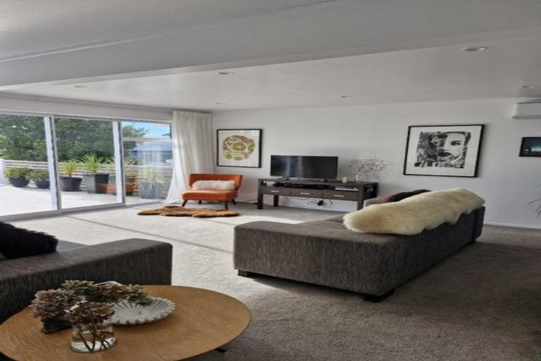 Photo of property in 1/239 Carrington Street, Vogeltown, New Plymouth, 4310