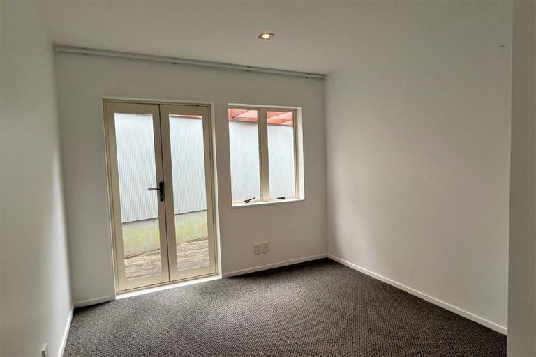 Photo of property in 1a Sycamore Drive, Sunnynook, Auckland, 0620