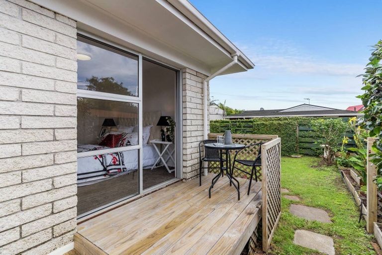 Photo of property in 1/9 Bungalore Place, Half Moon Bay, Auckland, 2012