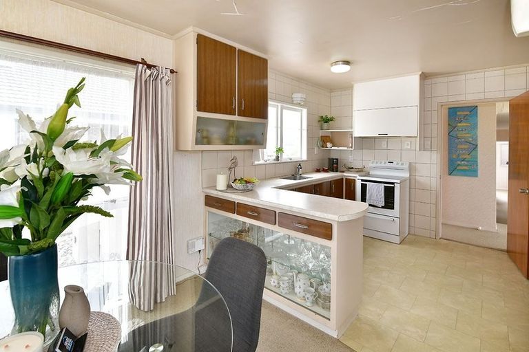 Photo of property in 64 Stanmore Bay Road, Stanmore Bay, Whangaparaoa, 0932