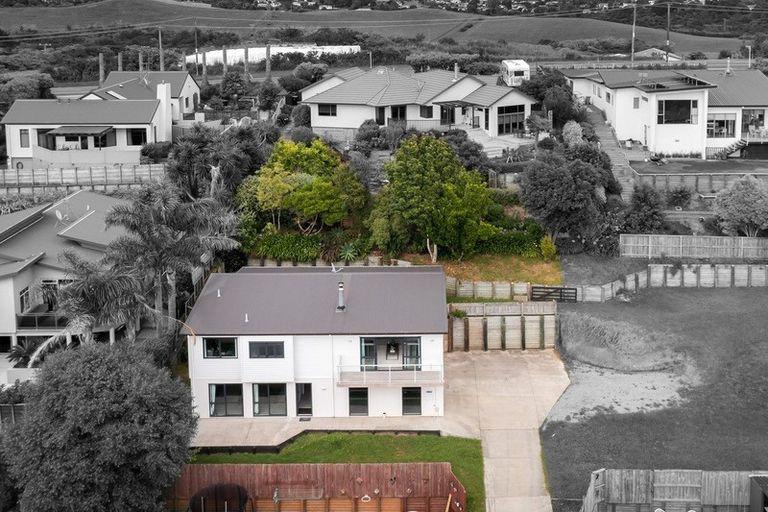 Photo of property in 32b Waipuna Grove, Welcome Bay, Tauranga, 3112