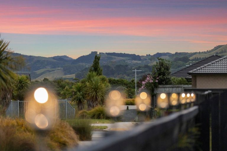 Photo of property in 28 Farrier Street, Papamoa, 3118