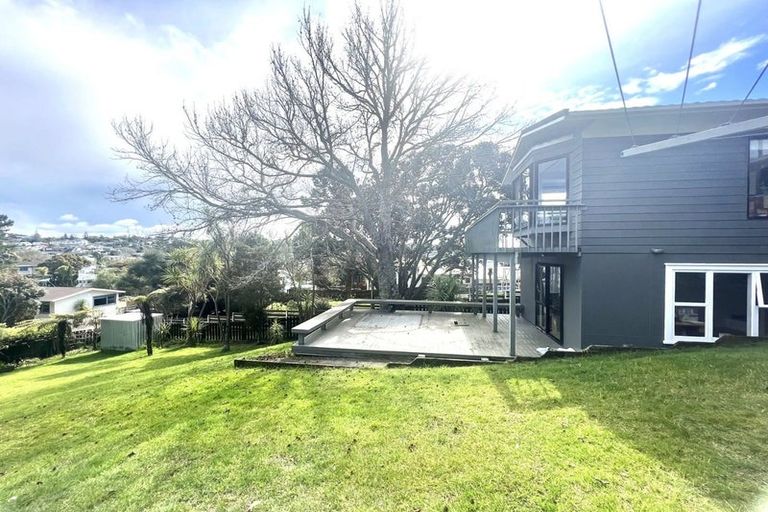 Photo of property in 16 Mawson Avenue, Torbay, Auckland, 0630