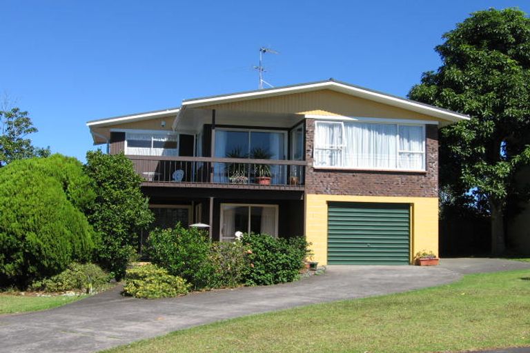 Photo of property in 13 Taitua Drive, Te Atatu South, Auckland, 0610