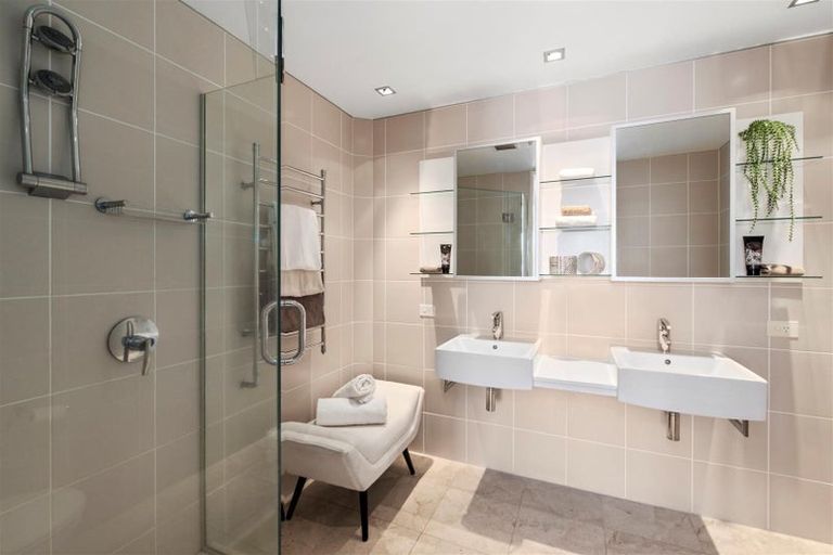 Photo of property in 1/7 The Promenade, Takapuna, Auckland, 0622