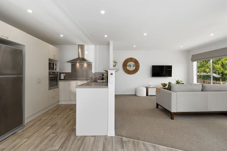 Photo of property in 2/11 Mercury Lane, Windsor Park, Auckland, 0632