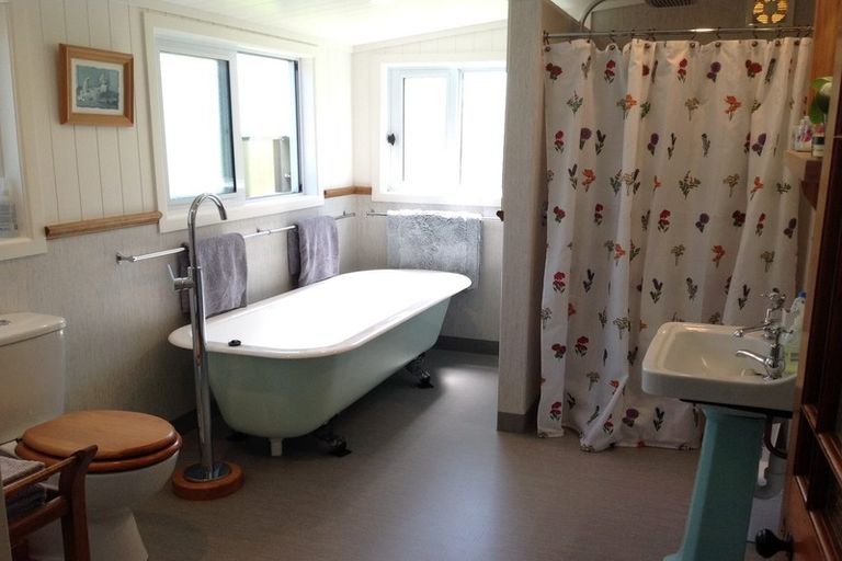 Photo of property in 1454 South Road, Kaitake, New Plymouth, 4374