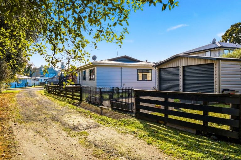 Photo of property in 15 Taumarunui Street, Taumarunui, 3920