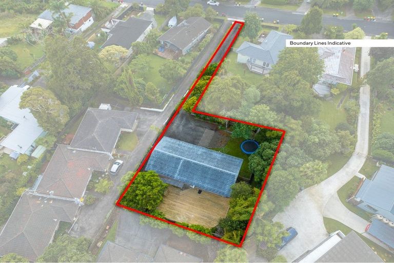 Photo of property in 12 Havelle Avenue, Titirangi, Auckland, 0604