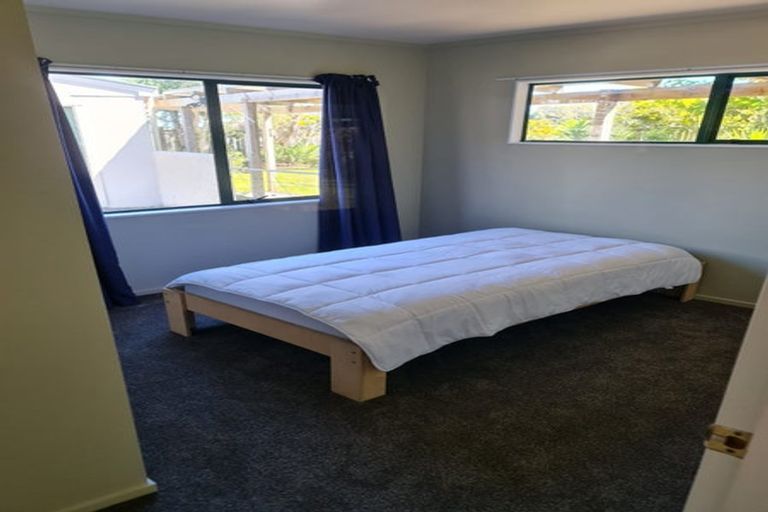 Photo of property in 8 Trig Hill Terrace, Waikanae Beach, Waikanae, 5036