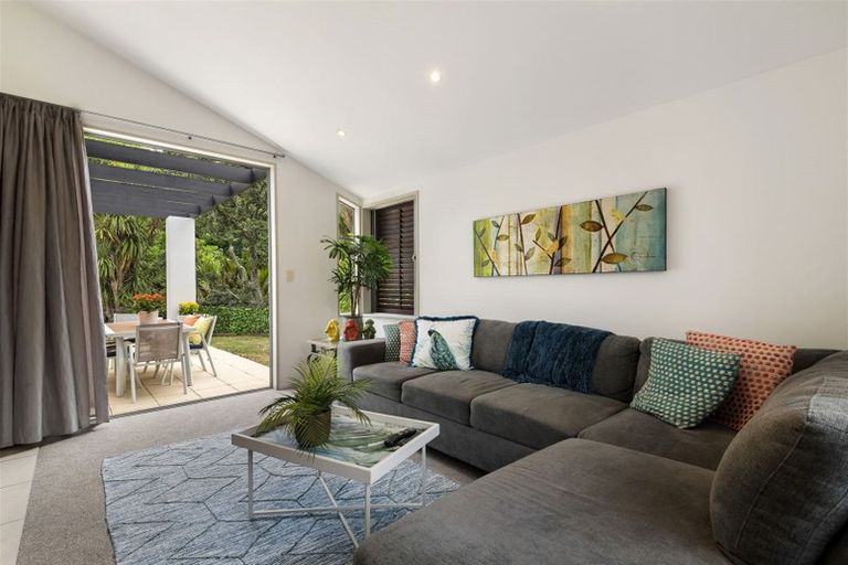 Photo of property in 3/44 Aberdeen Road, Campbells Bay, Auckland, 0620
