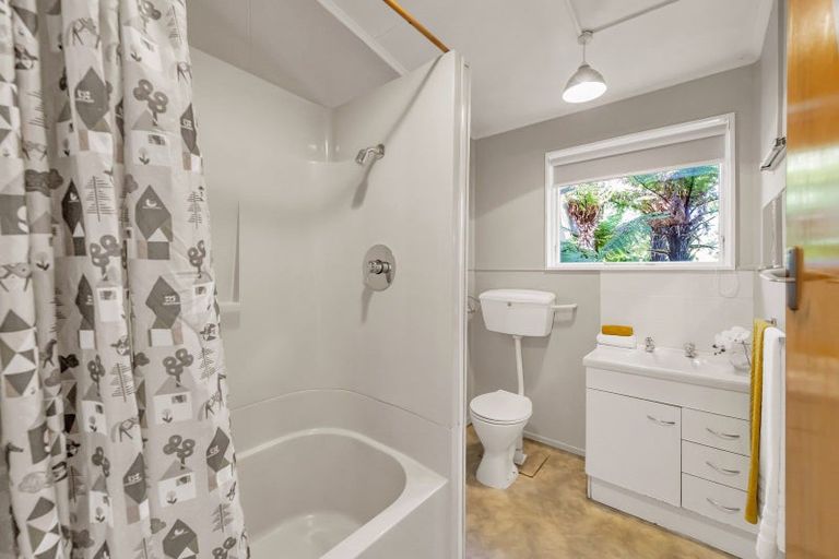 Photo of property in 12 Carston Street, Leeston, 7632