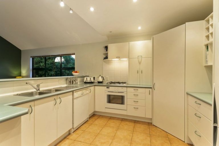 Photo of property in 34 Savoy Road, Orewa, 0931