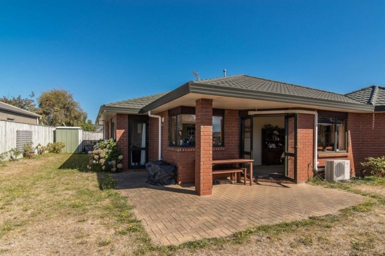Photo of property in 139 Guildford Drive, Paraparaumu Beach, Paraparaumu, 5032