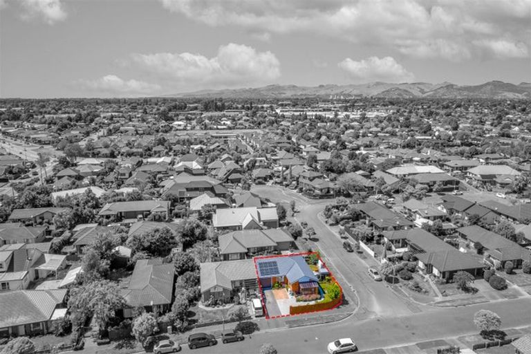 Photo of property in 2/128 Reynolds Avenue, Bishopdale, Christchurch, 8053