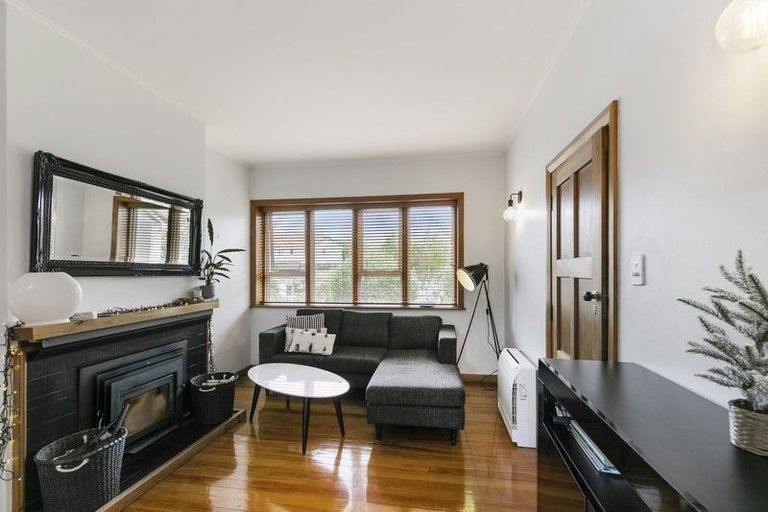 Photo of property in 21 Hindmarsh Street, Johnsonville, Wellington, 6037