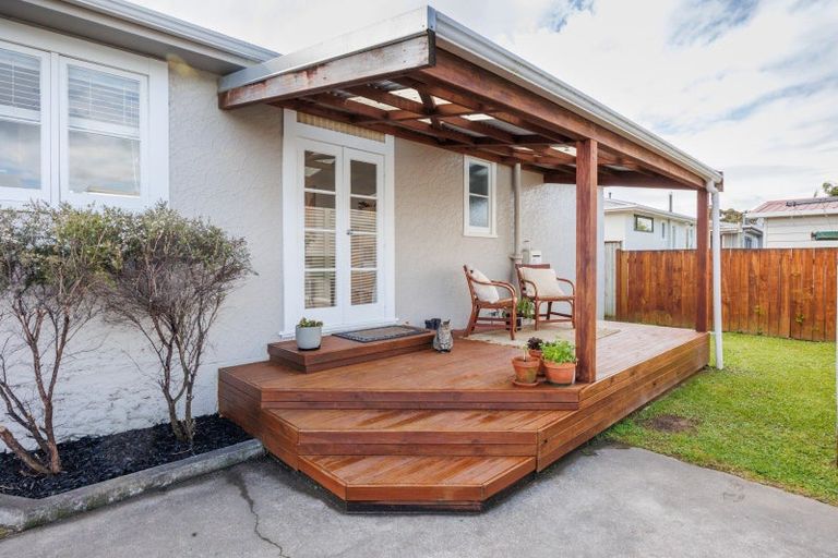 Photo of property in 19 Salisbury Avenue, Terrace End, Palmerston North, 4410