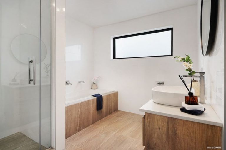 Photo of property in 71 Drumbuoy Drive, Flat Bush, Auckland, 2019