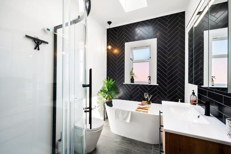 Photo of property in 23 Fraser Avenue, Johnsonville, Wellington, 6037