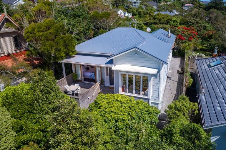 Photo of property in 15 Garfield Street, Brooklyn, Wellington, 6021