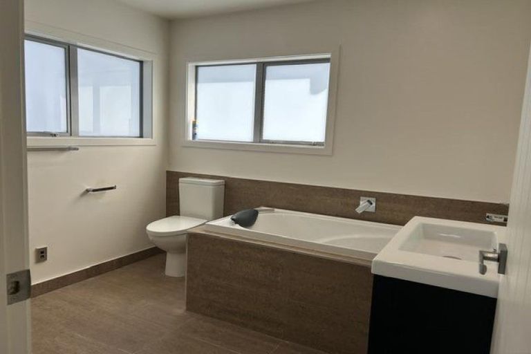 Photo of property in 12 Matariki Street, Omaha, 0986