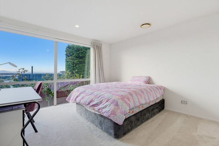 Photo of property in 320 Cannon Hill Crescent, Mount Pleasant, Christchurch, 8081