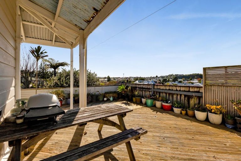 Photo of property in 2 Broadway, Waitara, 4320