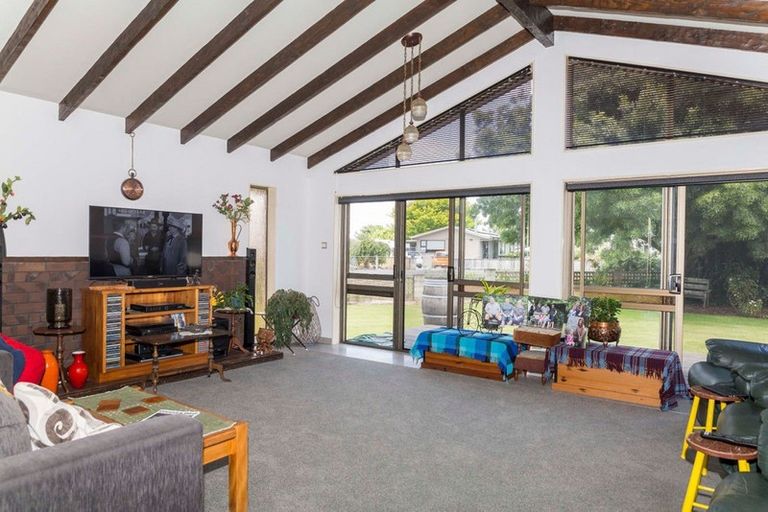 Photo of property in 10 Smith Street, Dannevirke, 4930