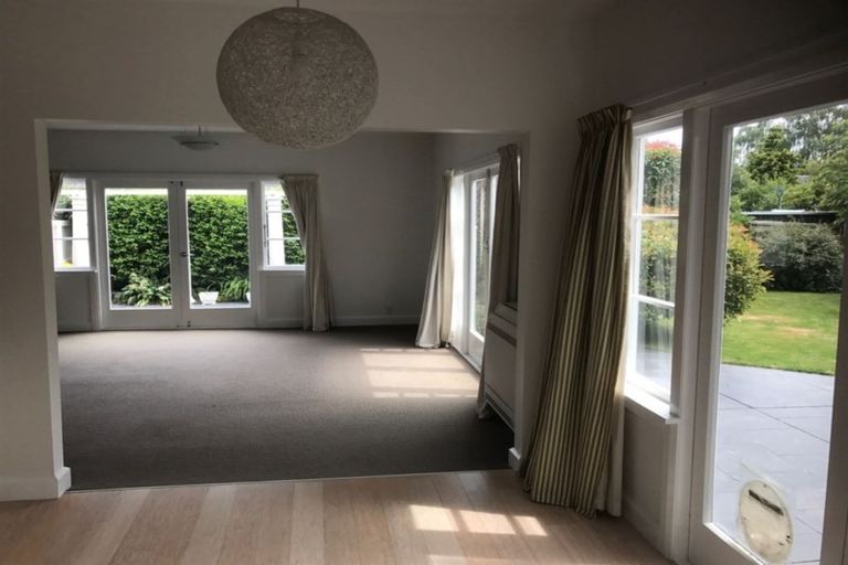 Photo of property in 60 Hamilton Avenue, Ilam, Christchurch, 8041