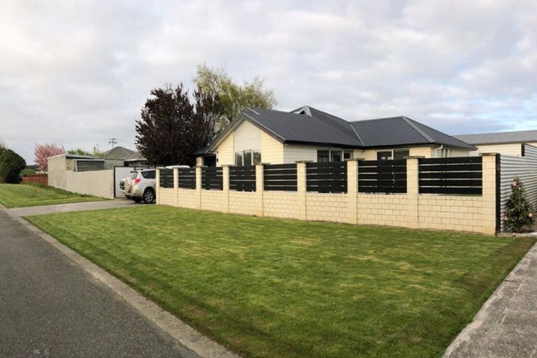 Photo of property in 51 Holloway Street, Waikiwi, Invercargill, 9810