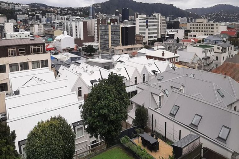 Photo of property in Embassy Court, 72 Brougham Street, Mount Victoria, Wellington, 6011