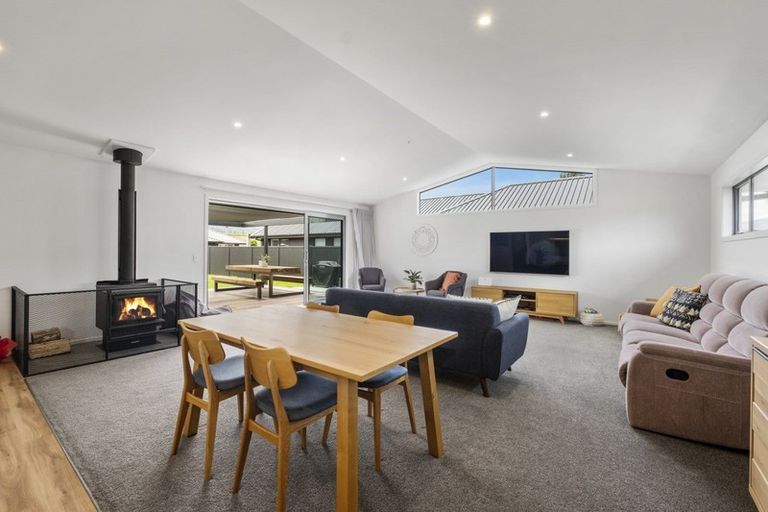 Photo of property in 42 Stratford Drive, Mount Pisa, Cromwell, 9383