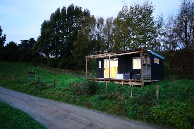 Photo of property in 33 Ratadale Road, Reikorangi, Waikanae, 5391