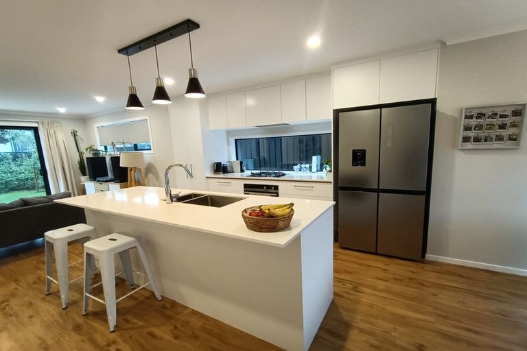 Photo of property in 72 Mawai Hakona Drive, Wallaceville, Upper Hutt, 5018