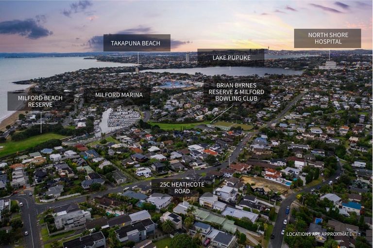 Photo of property in 3/25 Heathcote Road, Castor Bay, Auckland, 0620